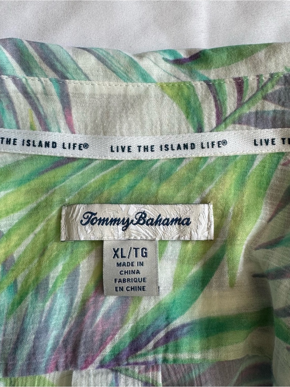 Tommy Bahama Green & Purple Tropical Leaf Button-Down Blouse XL - Picture 6 of 7